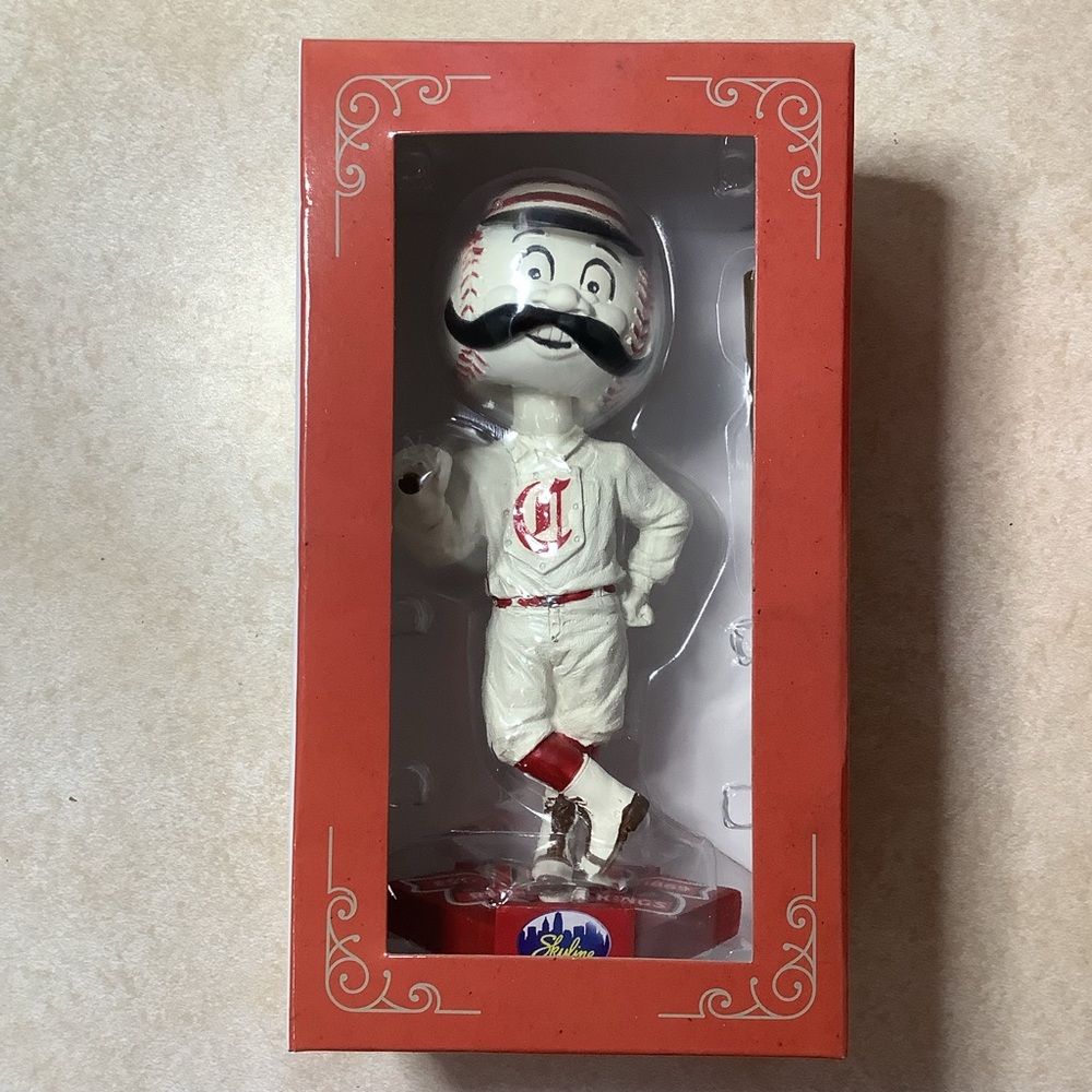 (2) Cincinnati Reds Skyline Chili 2019 Mr. Redlegs 150 Series Bobblehead RARE - Picture 6 of 6